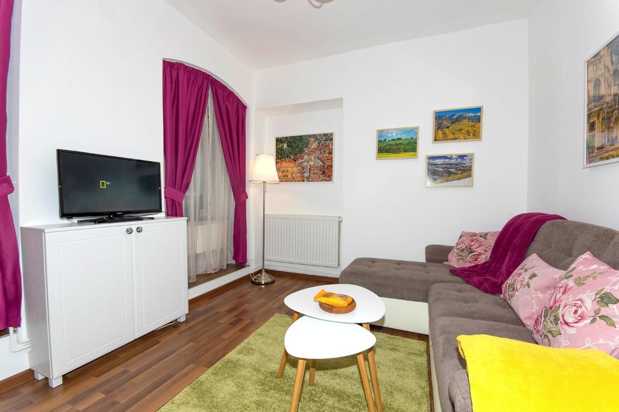John Residence Apartment Brasov With Parking Option Exterior photo
